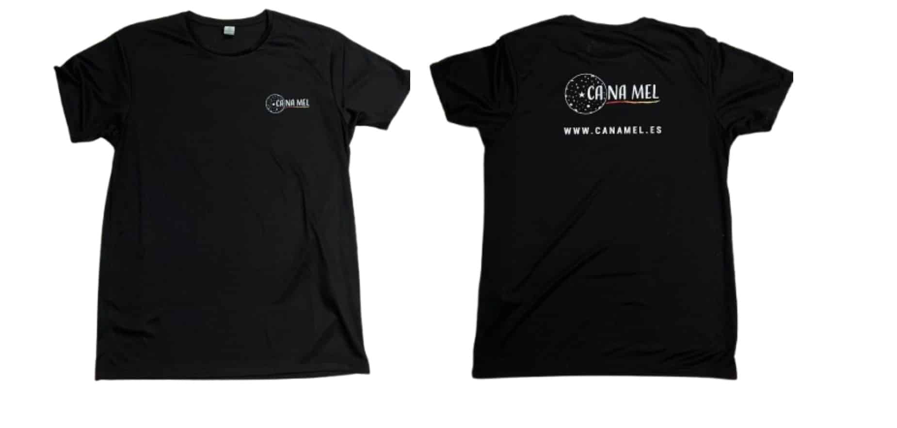 Aplicación del logotipo de Ca Na Mel en polo del personal